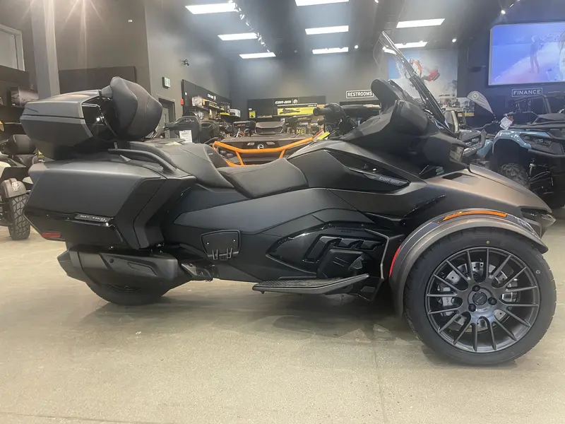 2026 Can-Am RT LIMITED (SE6) thumbnail 2