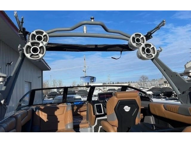 2021 Malibu M220 alt