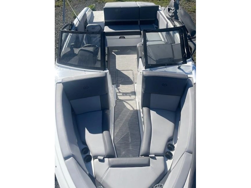 2025 Cobalt Boats Cs22 alt