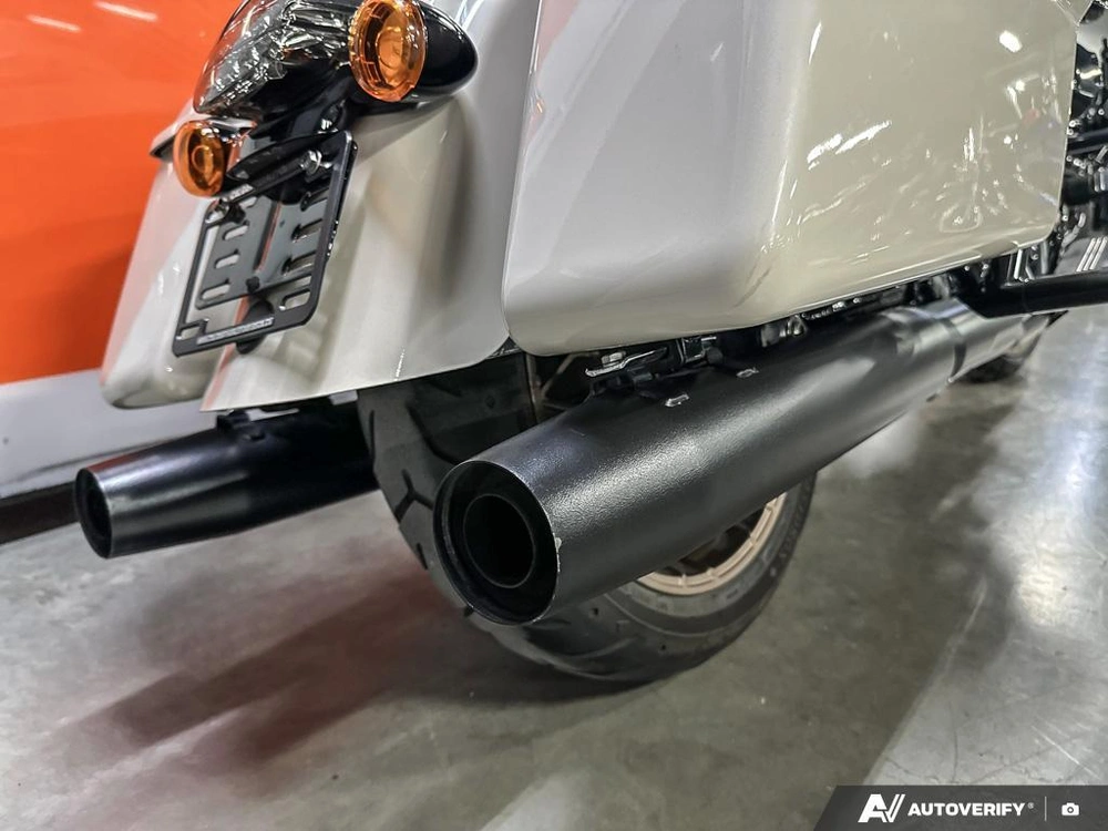 2023 Harley-davidson Road Glide St alt