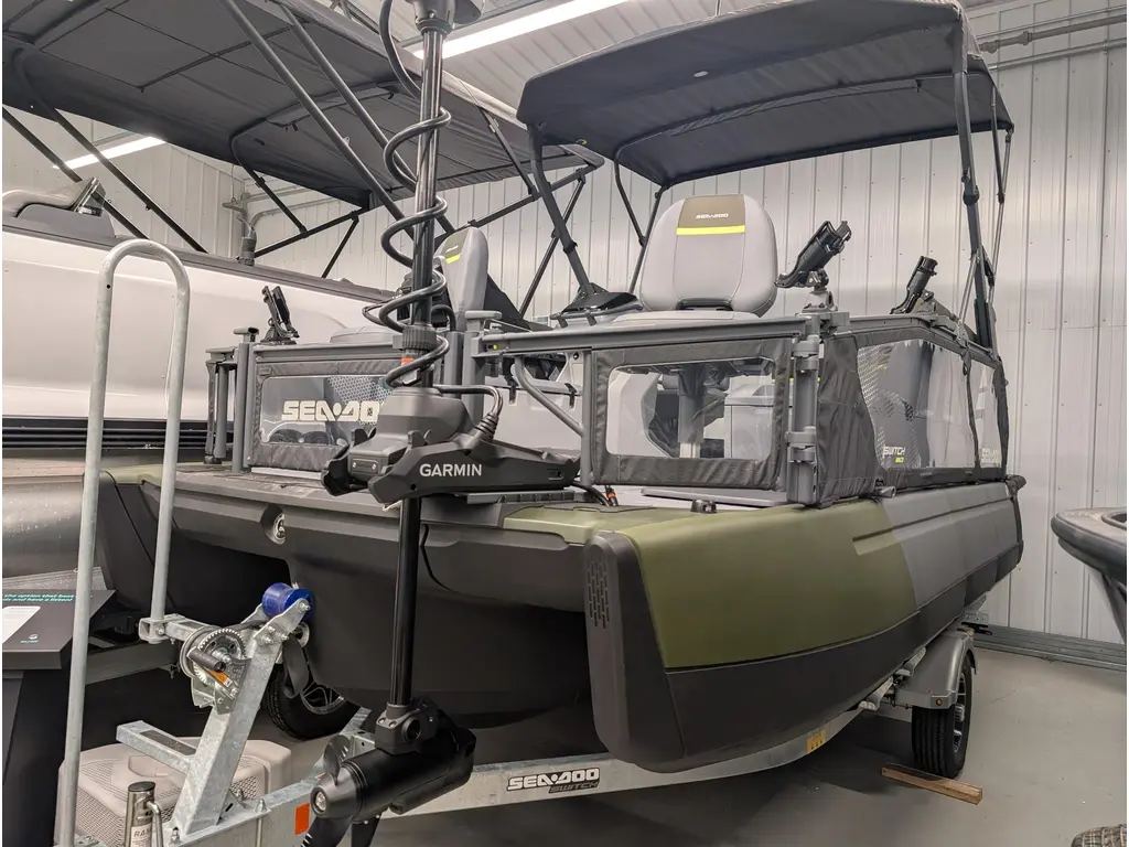 2026 Sea-Doo Switch Fish 18' 230 HP Galvanized Trailer