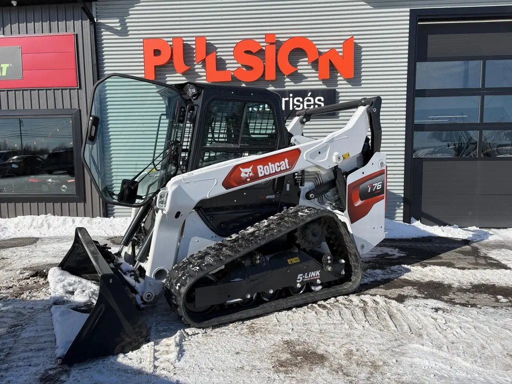 BOBCAT T76 2025