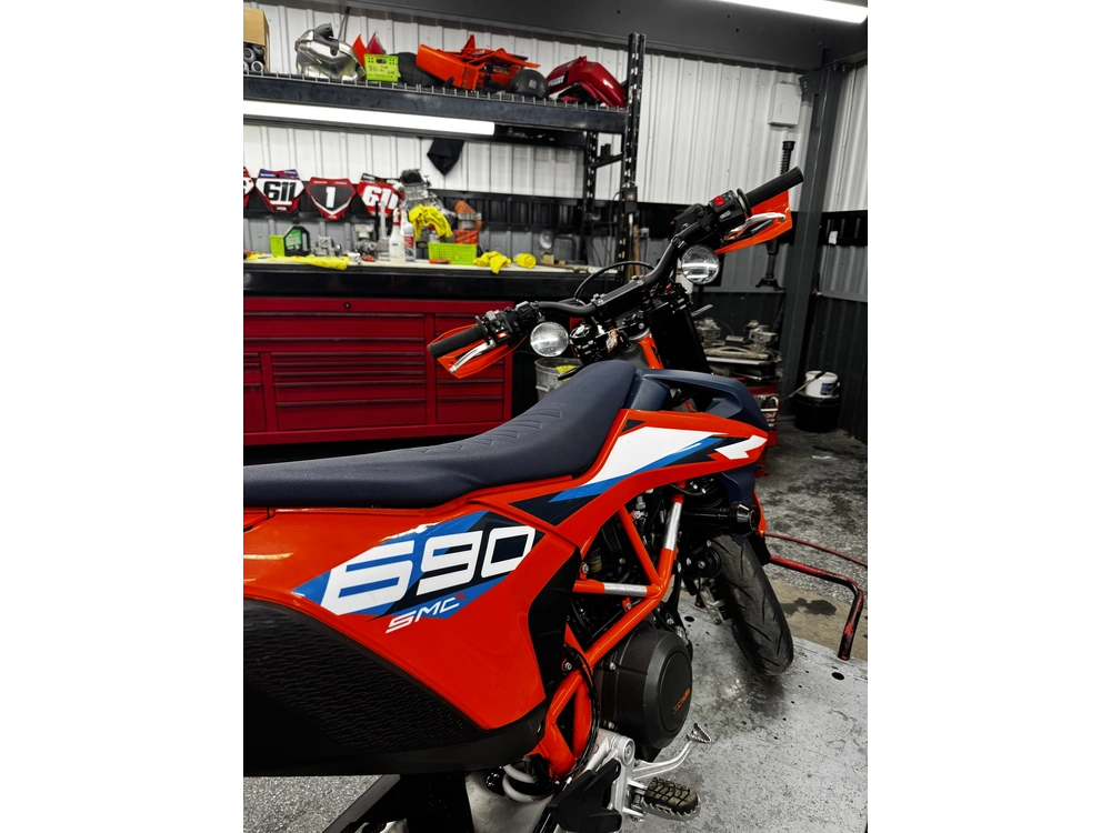 Ktm 690 Smc R 2024 alt