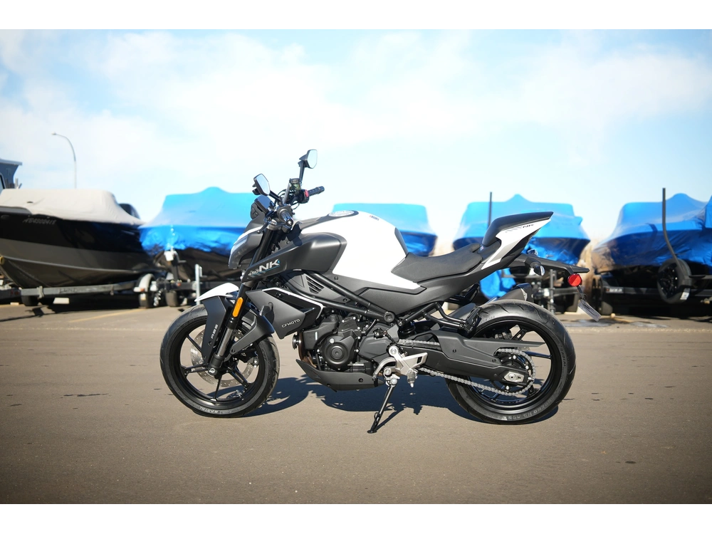2026 Cfmoto 450nk alt