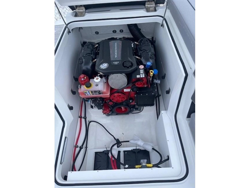 2025 Cobalt Boats Cs22 alt