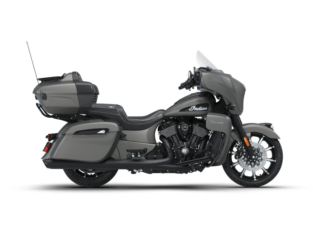 Indian Motorcycles Roadmaster Dark Horse With Powerband Audio Package 2026 alt