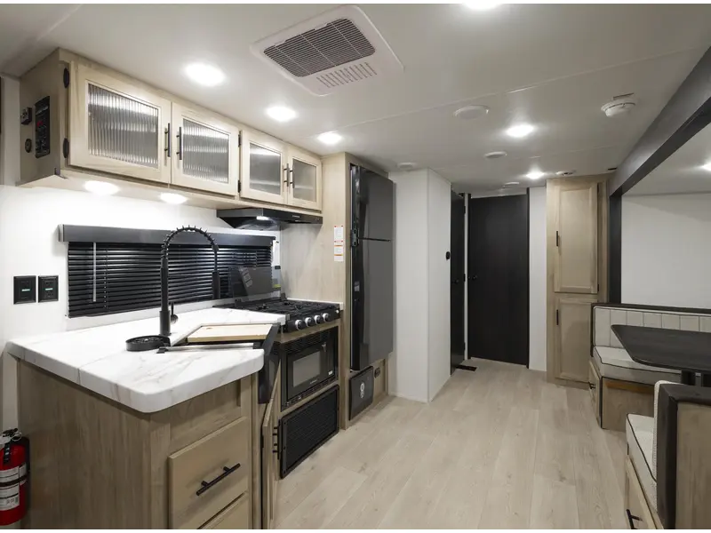 2026 Cherokee 301BH Wolf Den