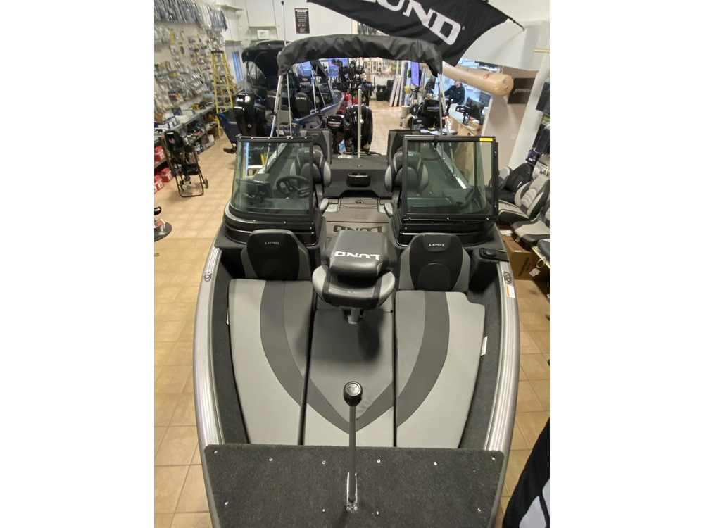 2026 Lund Boat Co 1775 Impact alt