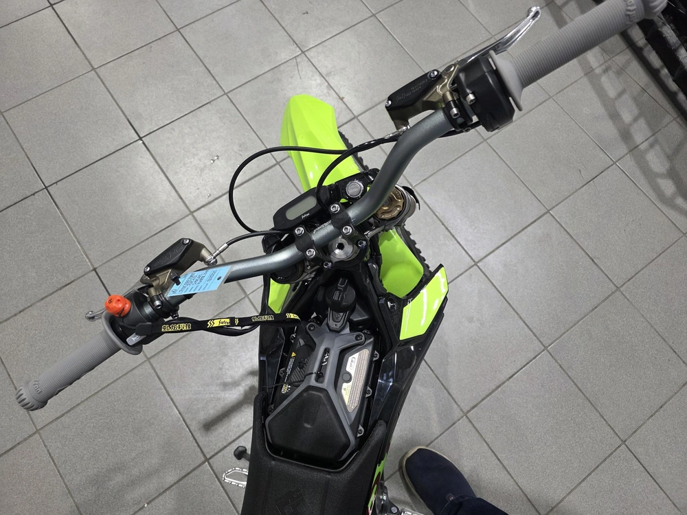 2025 Surron Hyper Bee - Green alt