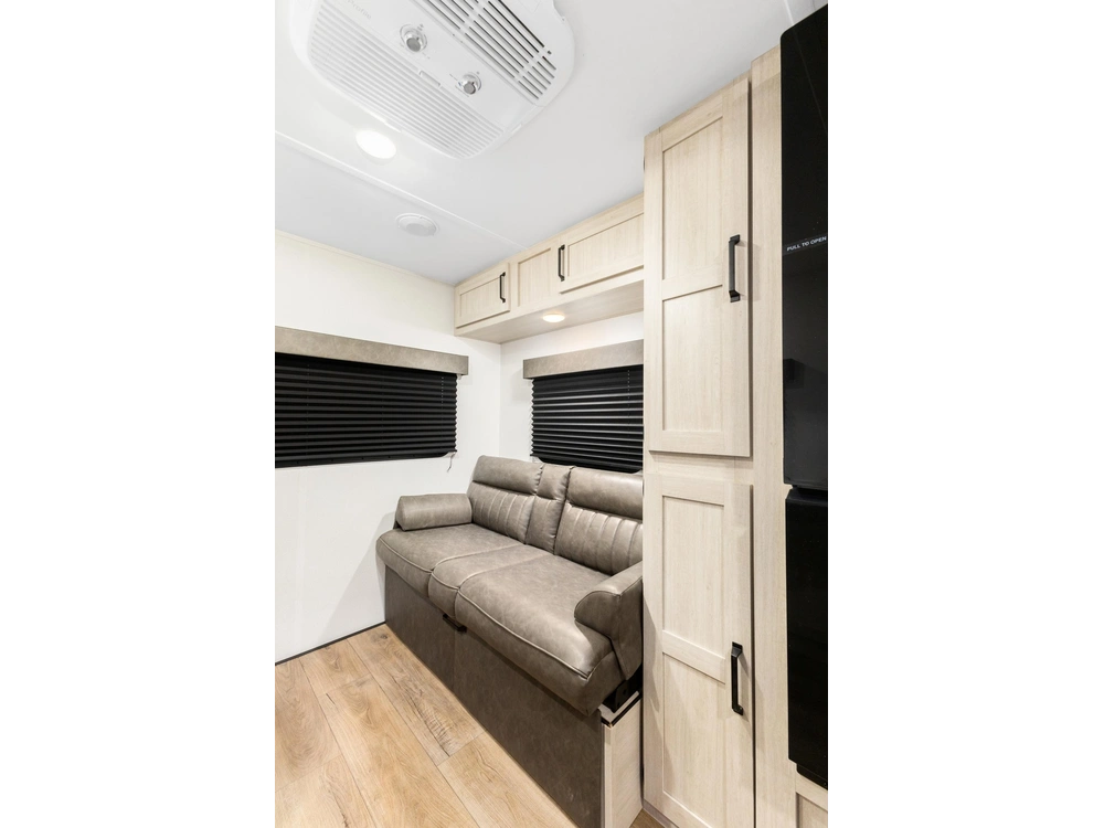 2026 Puma 20rlce Camping Edition alt