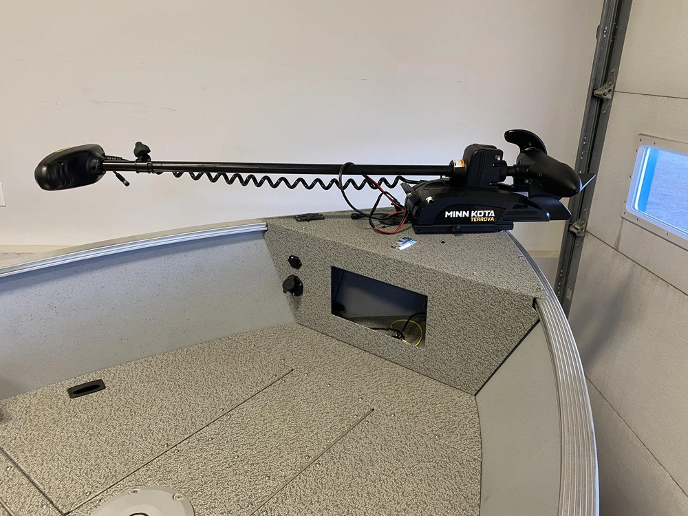 2025 Lund Boat Co 1400 Fury alt