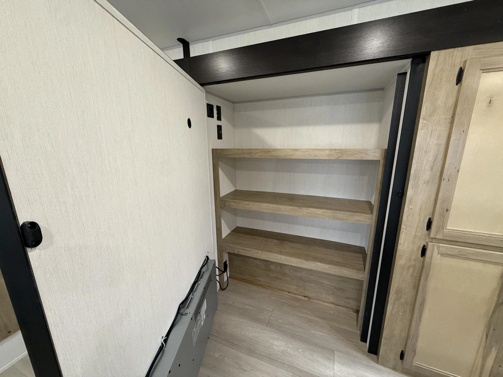 Cherokee 304sr Wolf Den 2026 alt