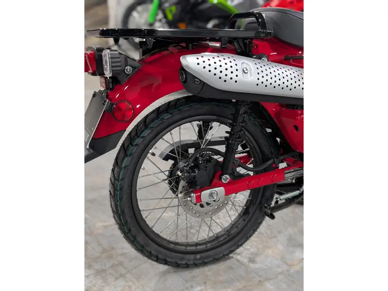 Honda CT125AS Trail 125 | 🌆 Concurrents directs : Suzuki DR200 & XT250 Yamaha 🌆 2025