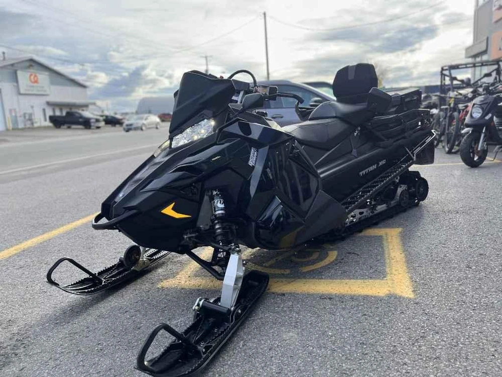 Polaris Titan 800 2018 alt