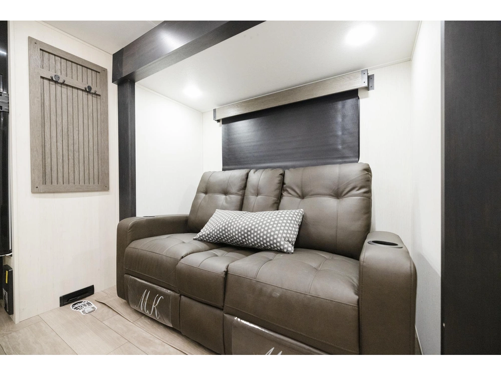 2026 Alpha Wolf 21rb alt