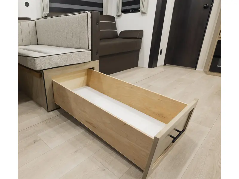 2026 Cherokee 301BH Wolf Den