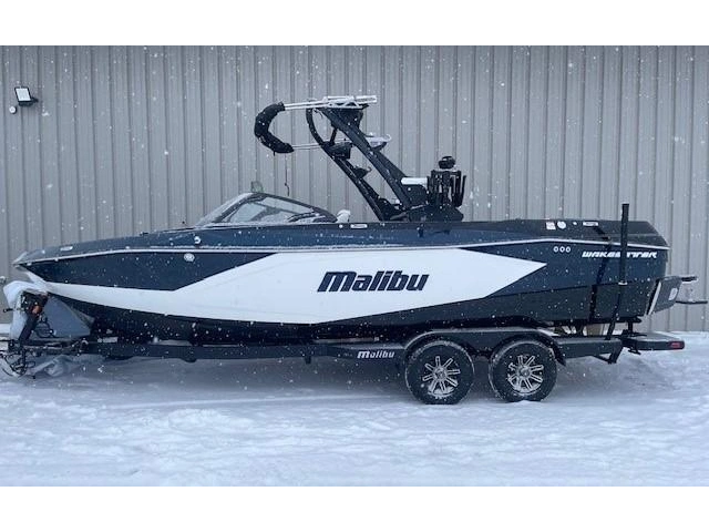 2025 Malibu 23 Lsv alt