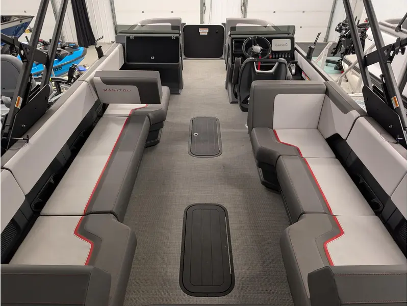 Manitou 22 Cruise Switchback Max Deck Signature 150HP w/Trailer 2024