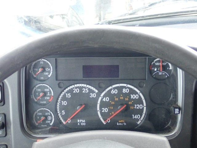 Freightliner M2106 2017