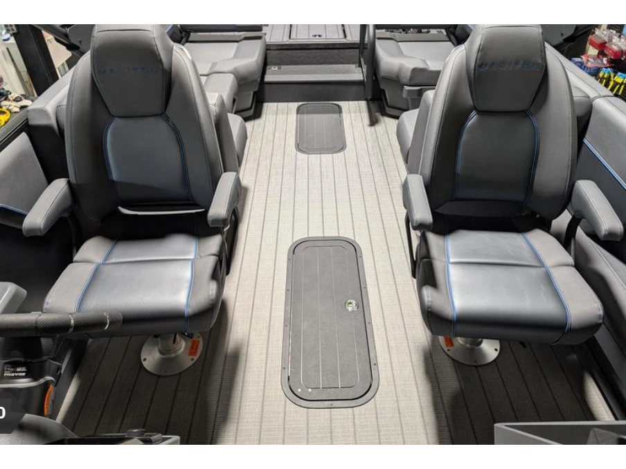 2025 Manitou Explore 22 Navigator Trifold 250 Mercury & Trailer alt