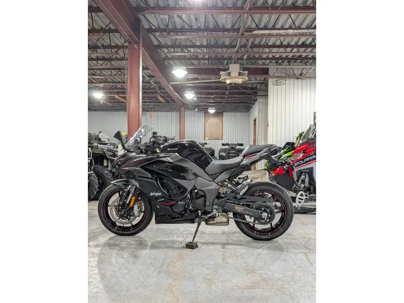 2025 Kawasaki NINJA 1100 SX SE DÉMO  | 🟢 100+ motos en inventaire livraison rapide cruise control alternatives Suzuki GSX-S1000 GT 🟢 |