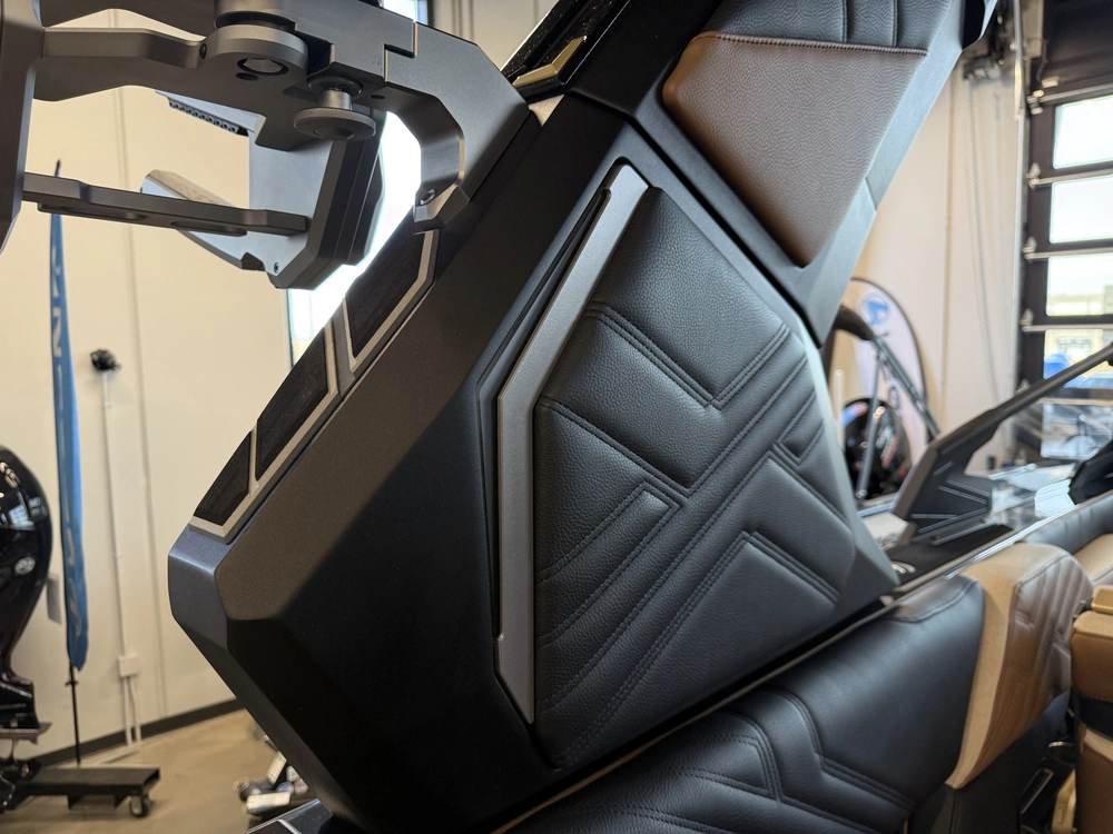 2026 Tige Boats Ultre 25zx alt