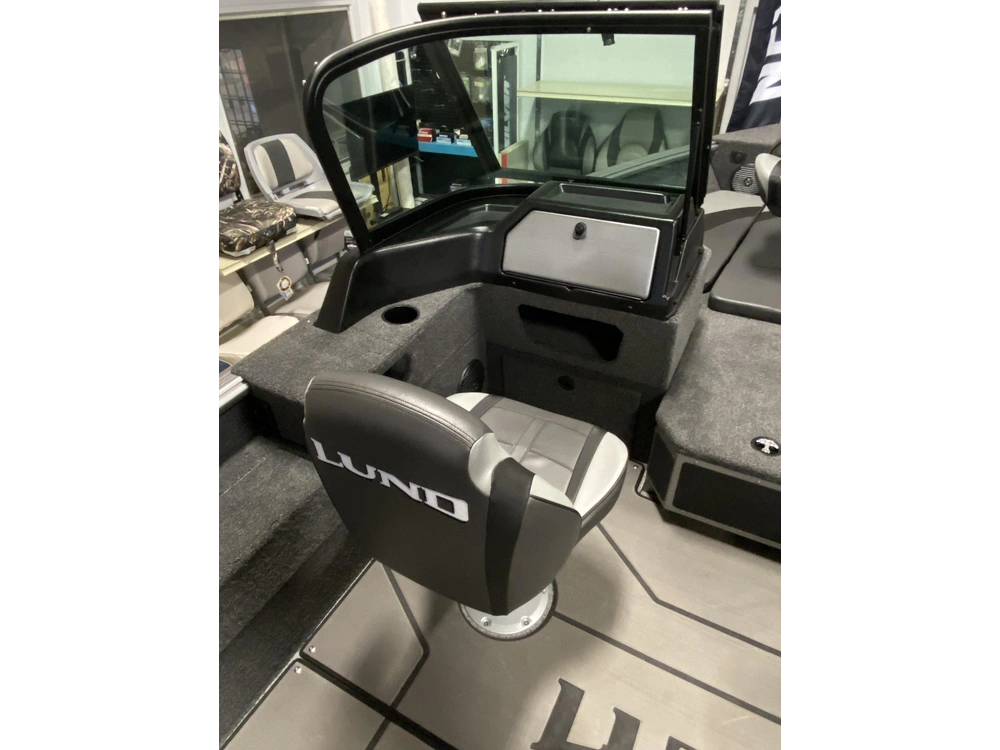 2026 Lund Boat Co 1775 Impact alt