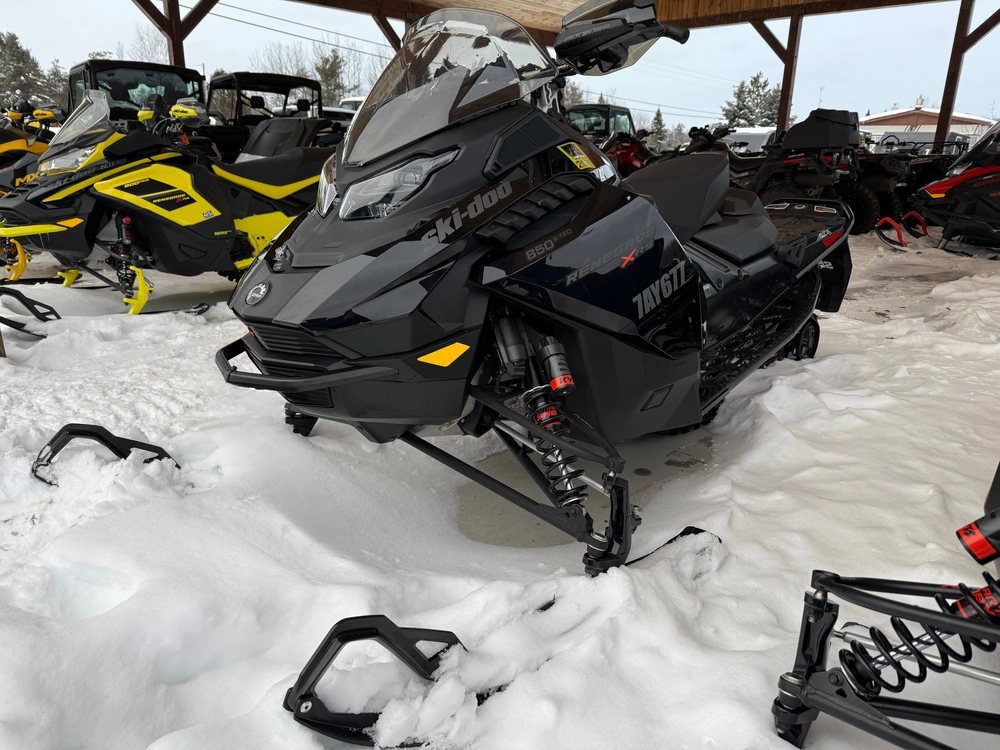 2023 Ski-doo Renegade Xrs 850 E-tec W/ Smart-shox, 10.25" Touchscreen, 1.5" Ice Ripper Xt Track (ulpv) alt