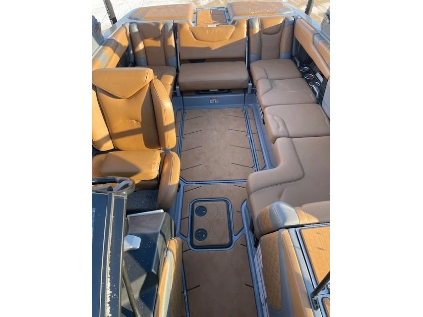 2021 Malibu M220 alt