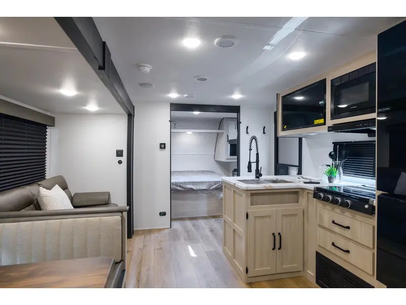 2026 Puma 250RBCE Camping Edition