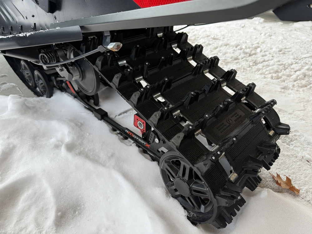 2023 Ski-doo Renegade Xrs 850 E-tec W/ Smart-shox, 10.25" Touchscreen, 1.5" Ice Ripper Xt Track (ulpv) alt