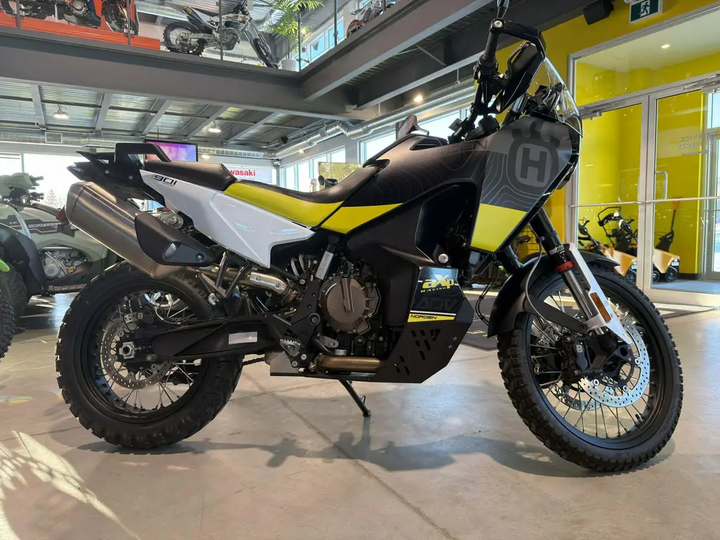 2023 Husqvarna NORDEN 901