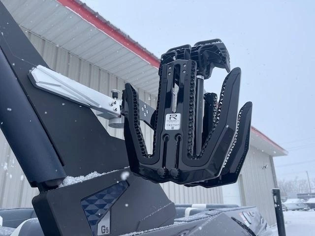 2025 Malibu 23 Lsv alt