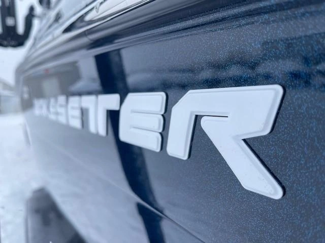 2025 Malibu 23 Lsv alt