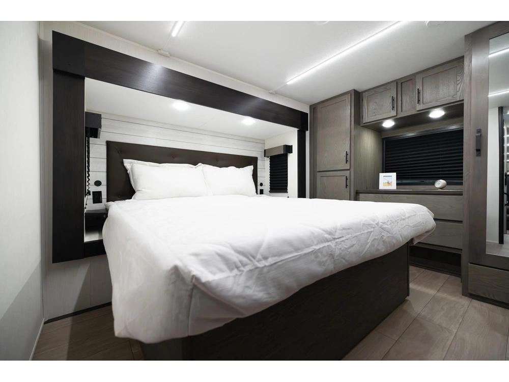 Arctic Wolf 3250 Suite 2026 alt