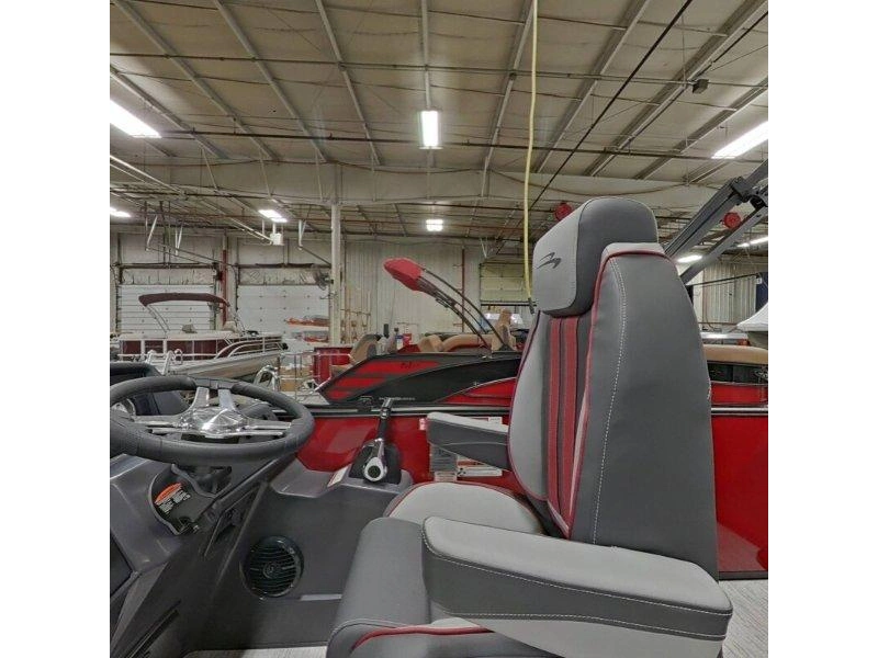 Bennington Marine 21 S Swingback 3t Rouge 2026 alt