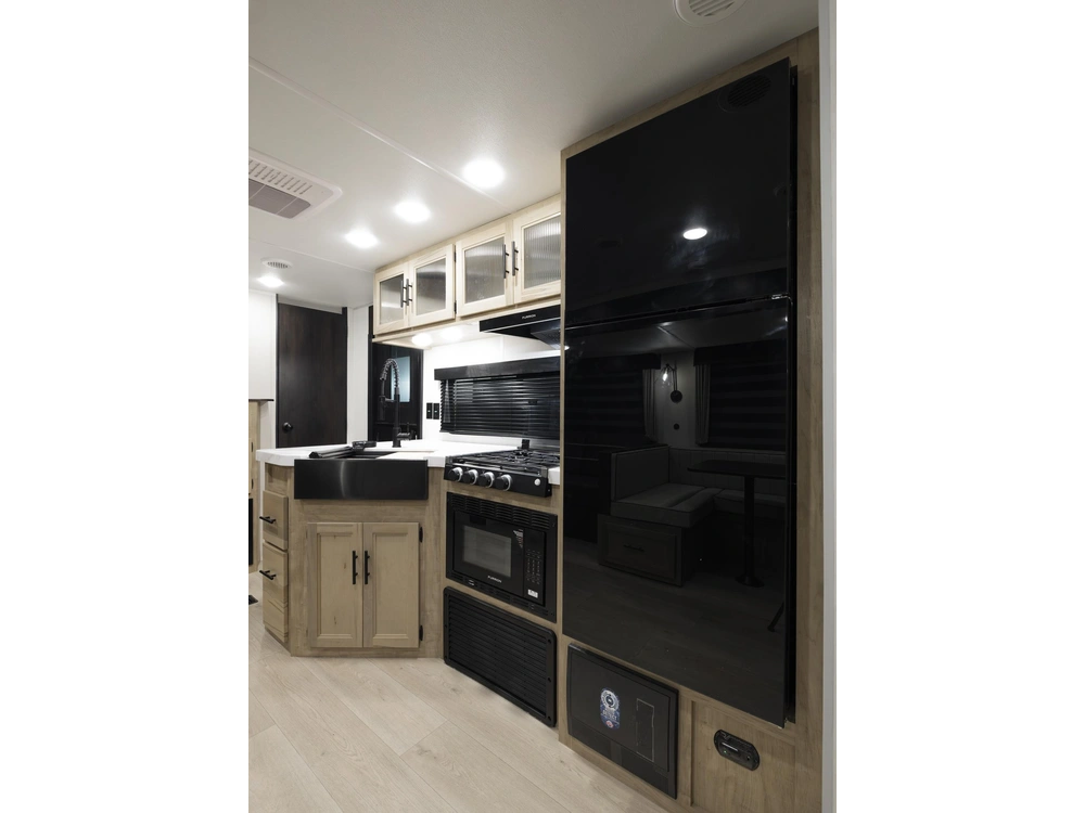 Cherokee 301bh Wolf Den 2026 alt