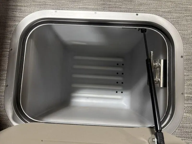 2026 Bennington Marine QX 25 SWINGBACK ARCH 3T thumbnail 18