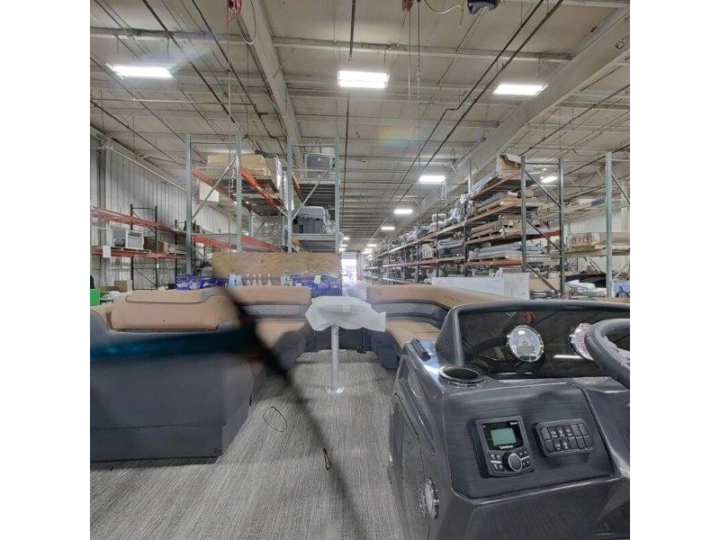 Bennington Marine 22 S Swingback 3t Noir Mat 2026 alt