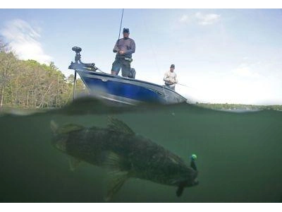 2026 Lund Boat Co 1775 Adventure alt