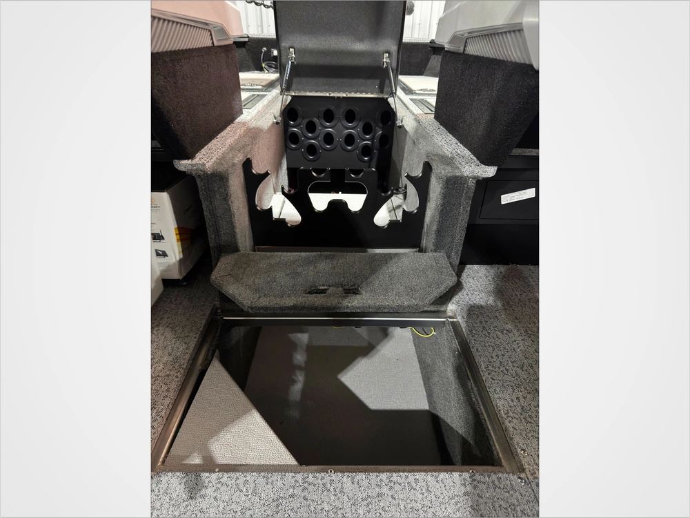 2026 Smoker-craft Adventurer 188 Dc alt