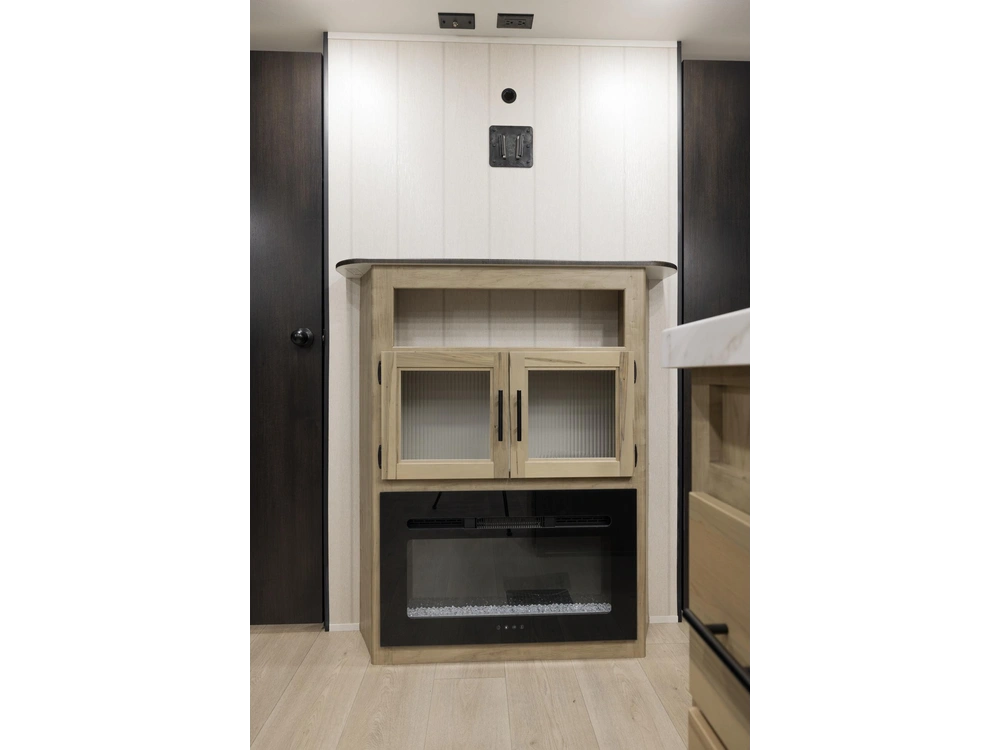 Cherokee 301bh Wolf Den 2026 alt