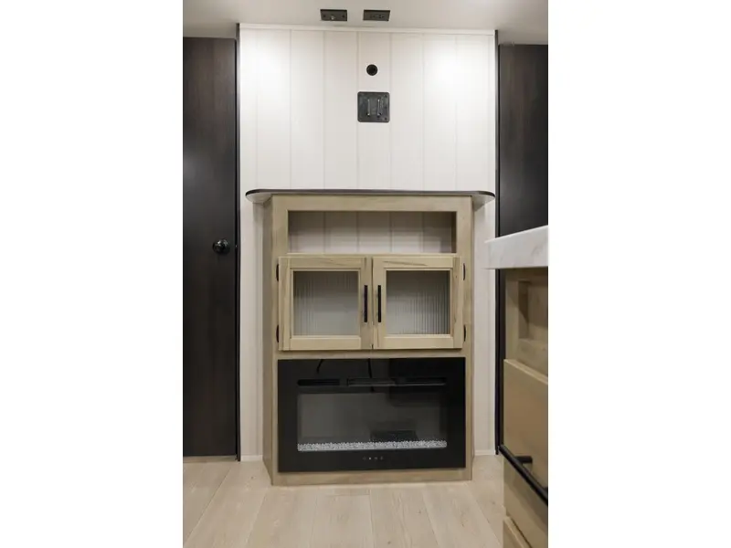 2026 Cherokee 301BH Wolf Den