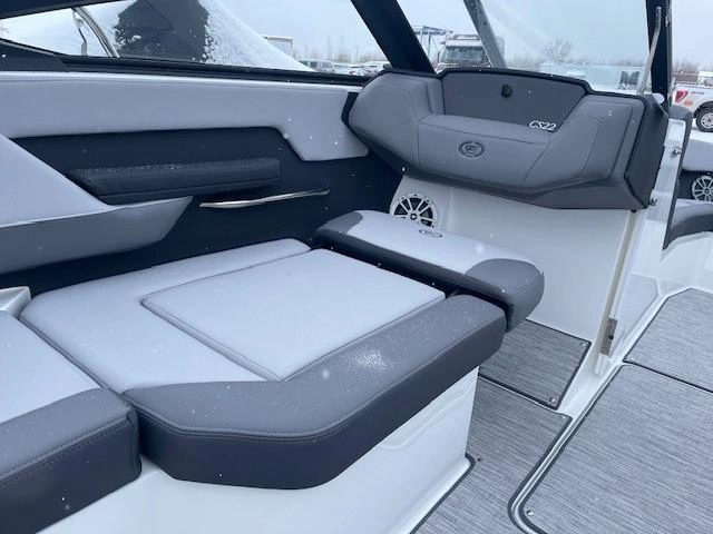 2025 Cobalt Boats Cs22 alt