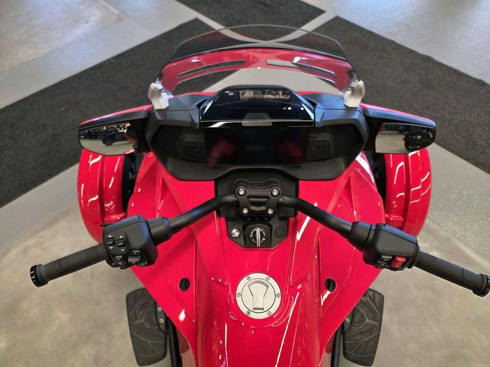 Can-am F3 Limited Se6 2024 alt