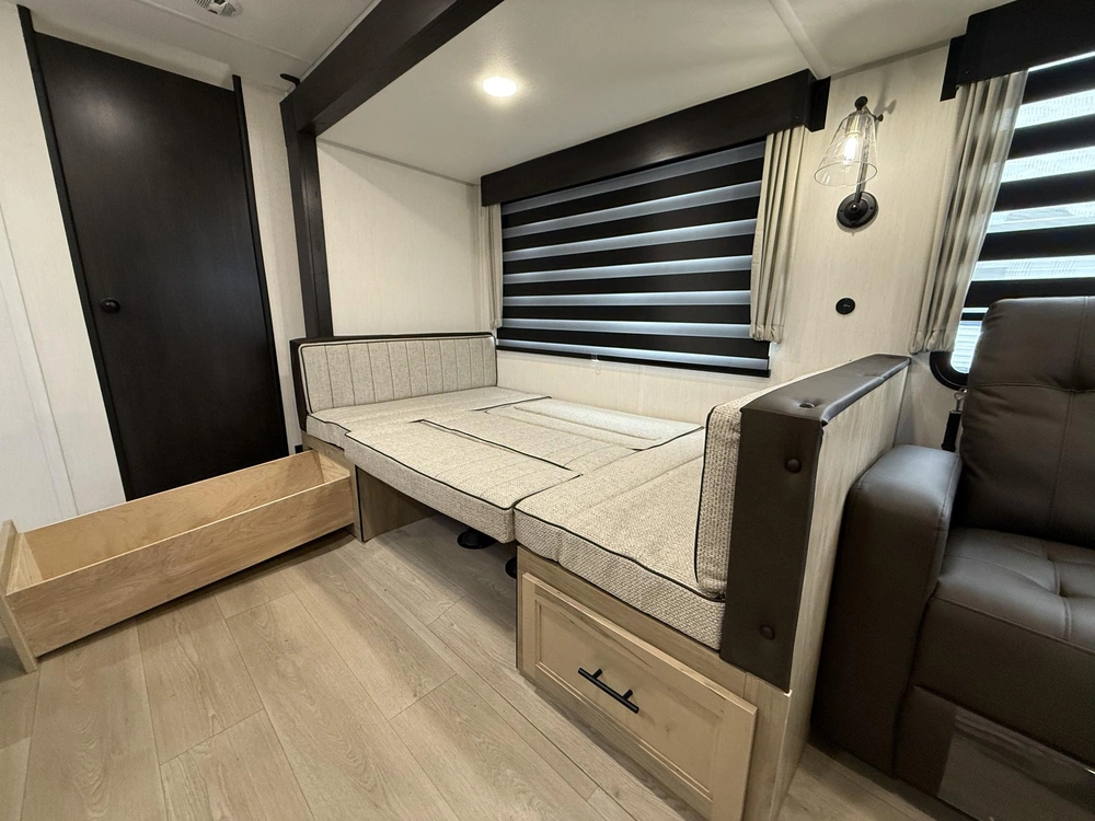 Cherokee 304sr Wolf Den 2026 alt