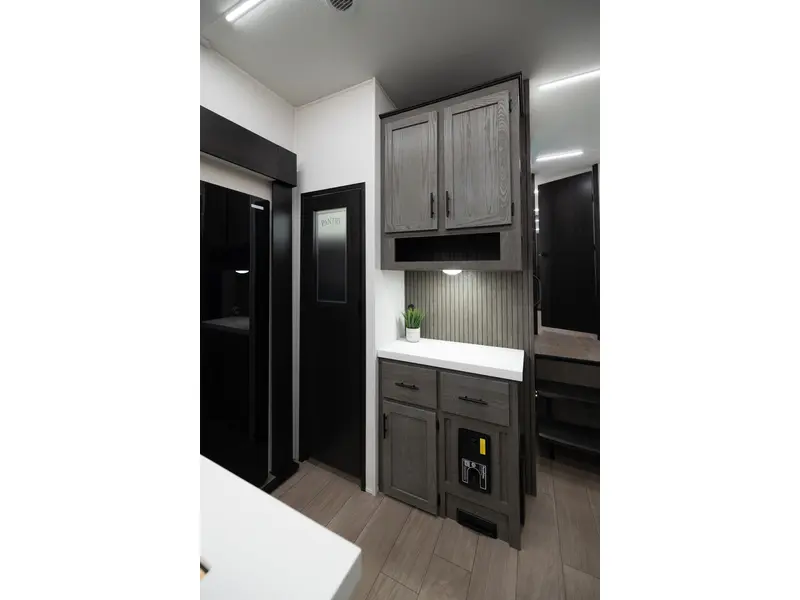 2026 Arctic Wolf 3250 SUITE