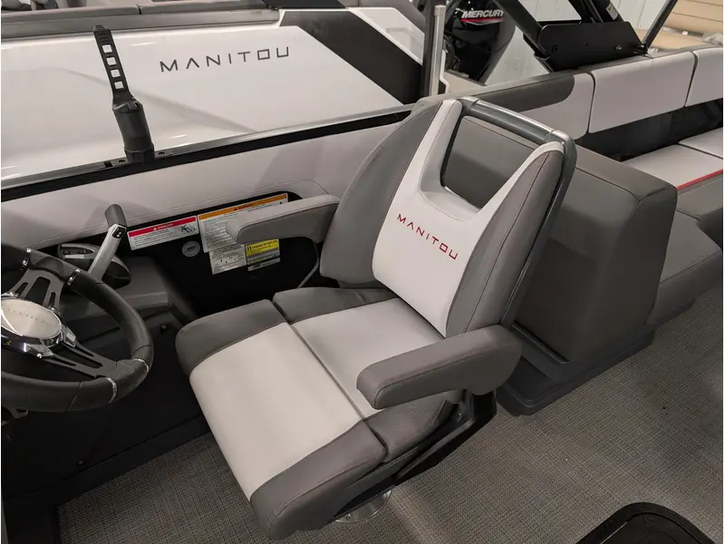 Manitou 22 Cruise Switchback Max Deck Signature 150HP w/Trailer 2024