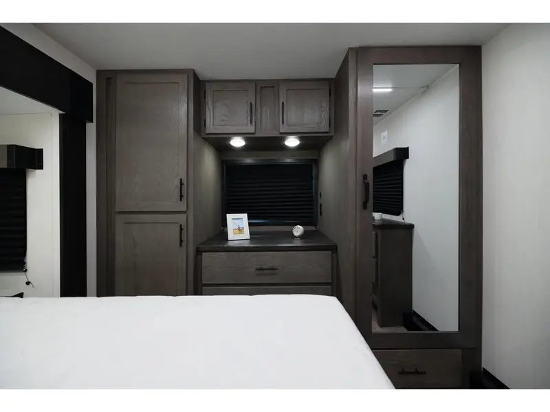 2026 Arctic Wolf 3250 SUITE