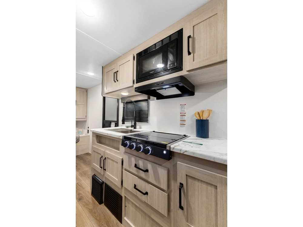 2026 Puma 20rlce Camping Edition alt